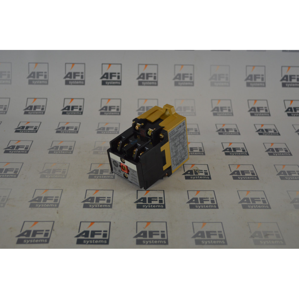 Allen-Bradley 700-P400A1 SER B USED SURPLUS  RELAY  STANDARD CONTACT CARTRIDGE  AC OPERATED  RELAY RAIL MOUNT  4 NO