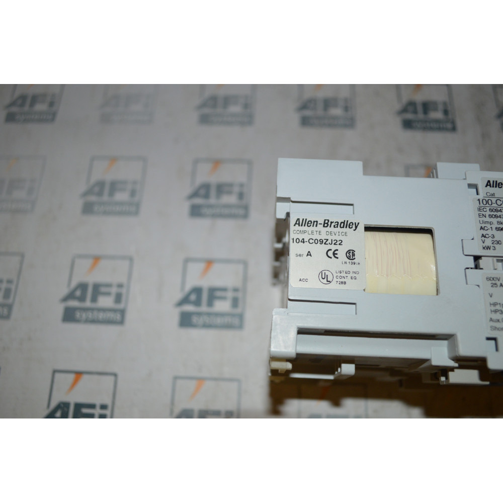 ALLEN  BRADLEY 104-C09ZJ22 MCS-C REVERSING CONTACTOR