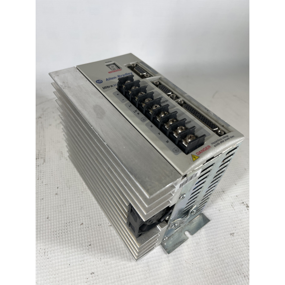 Ultra 3000 servo drive. 10A continuous. 30A peak. Supply 230V AC