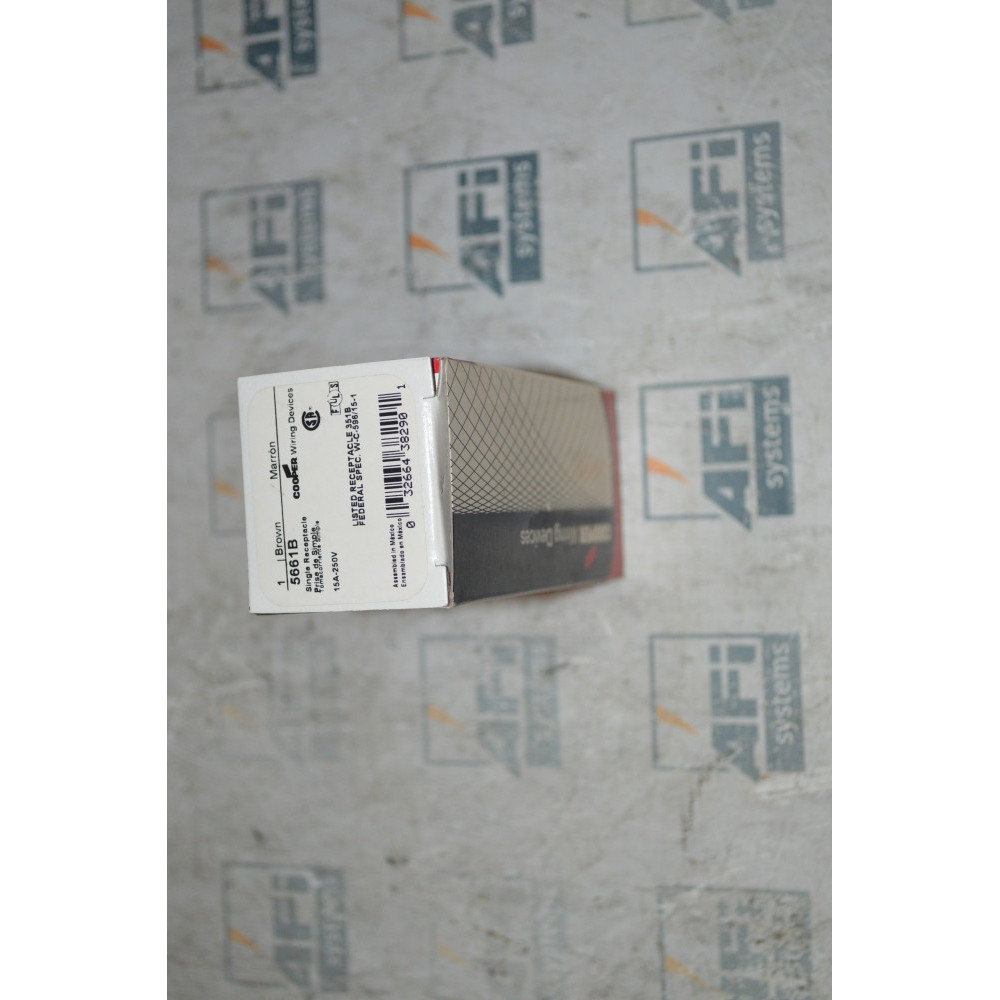 Cooper 5661B SINGLE RECEPTACLE