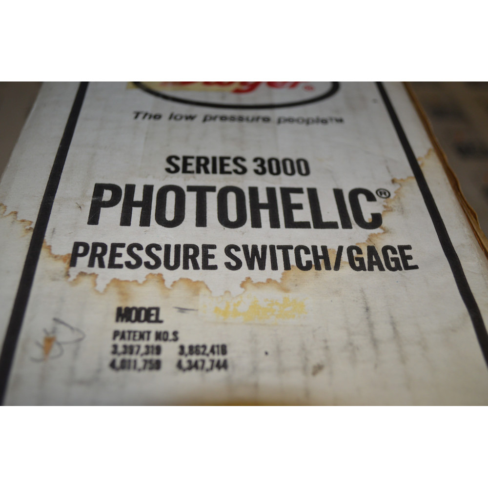 Dwyer Instruments 3003C PHOTOHELIC