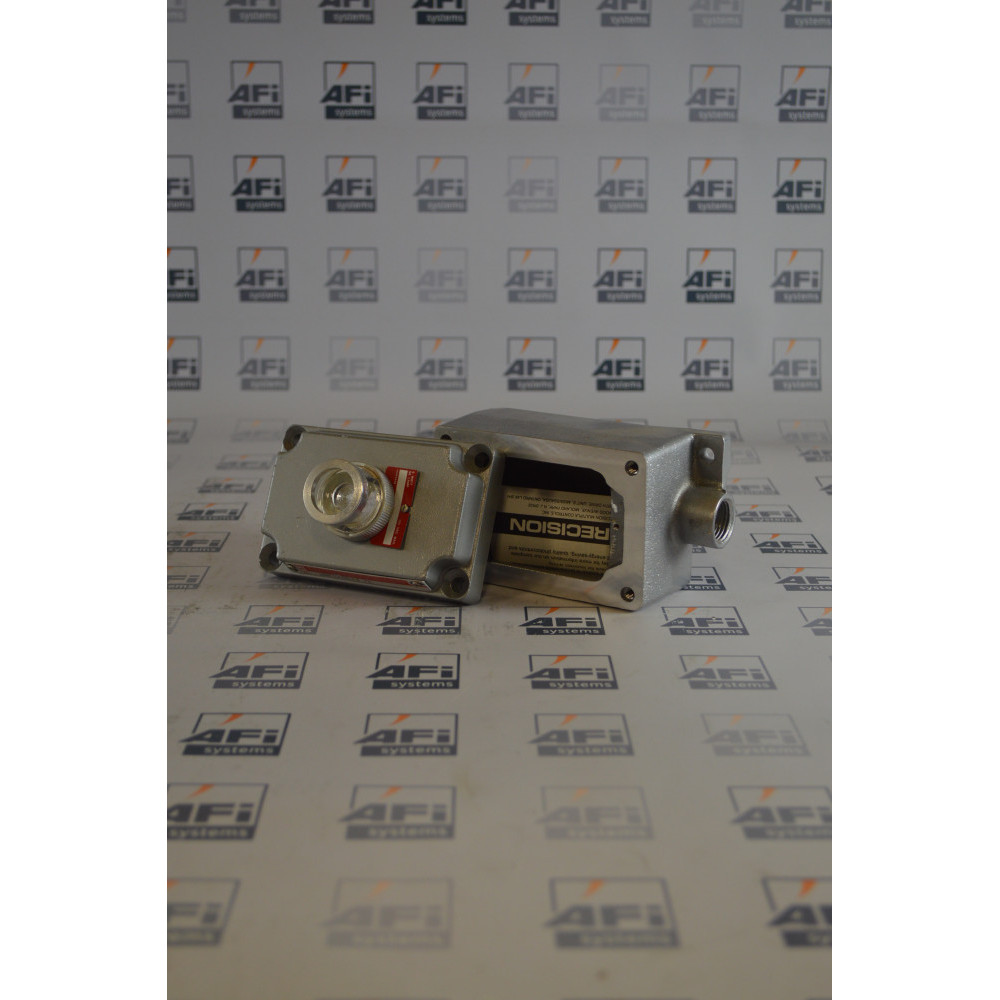 HUBBELL KILLARK XNCS-OB24CL NIB CLR PL Station