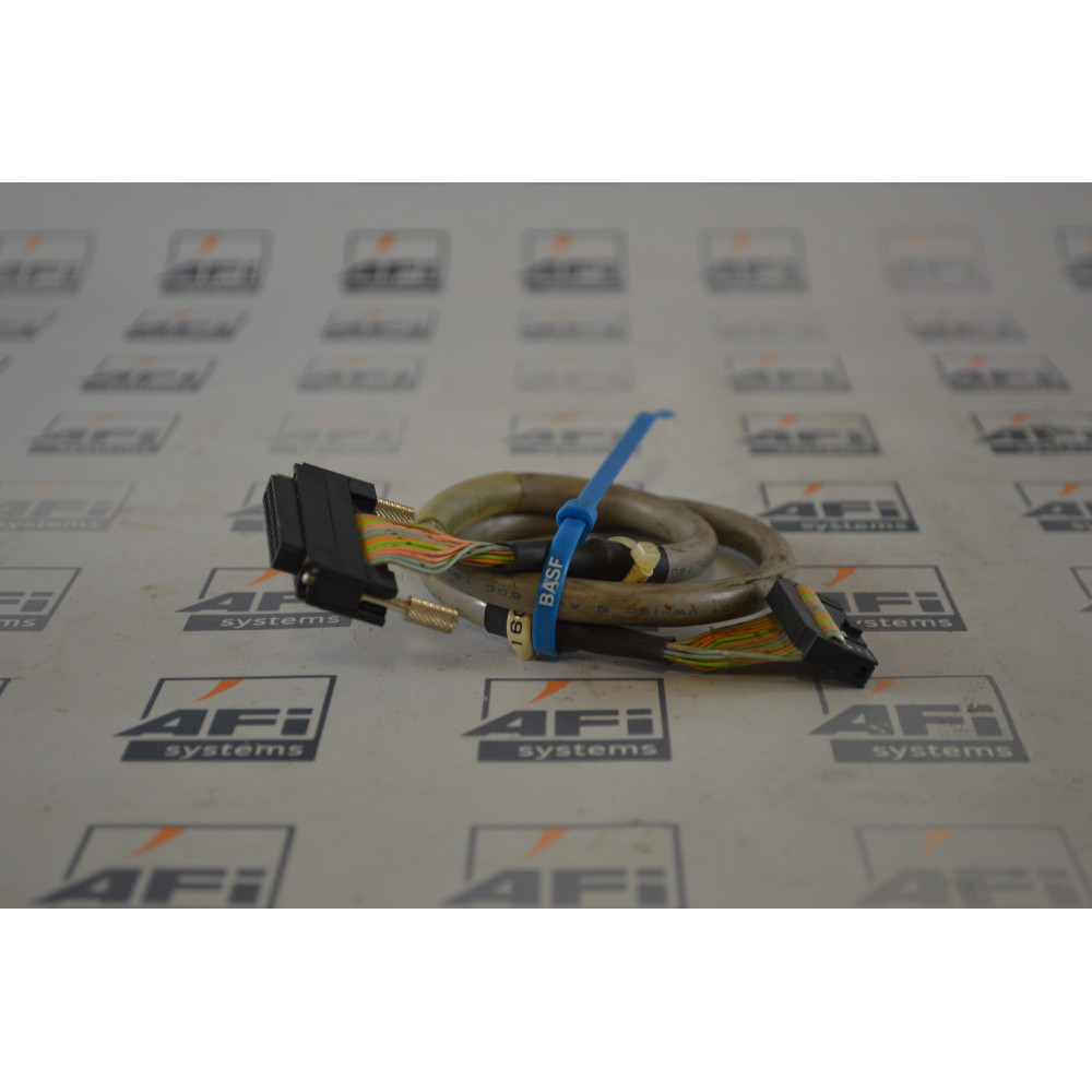 Omron XW2Z-050A CONNECTING CABLE