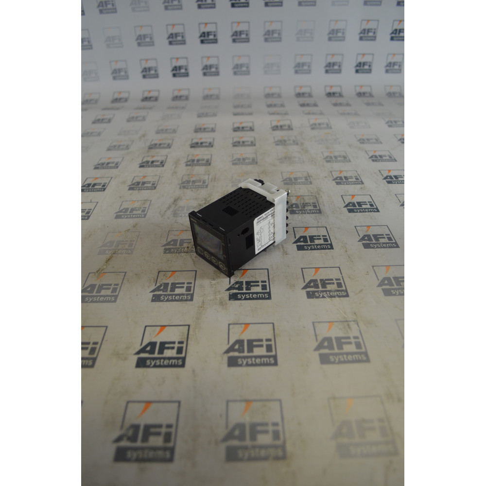 Omron E5CN-R2MT-500 TEMPERATURE CONTROLLER