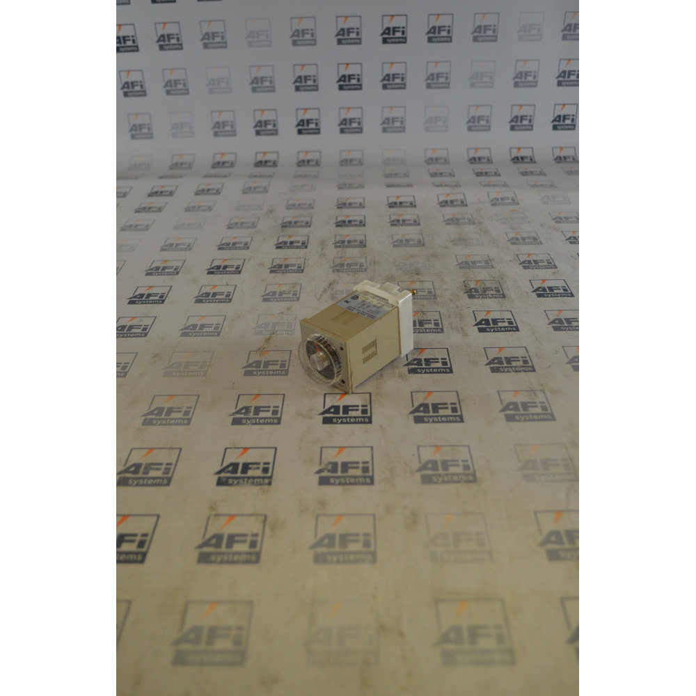 Omron E5C2-R40J TEMPERATURE CONTROLLER
