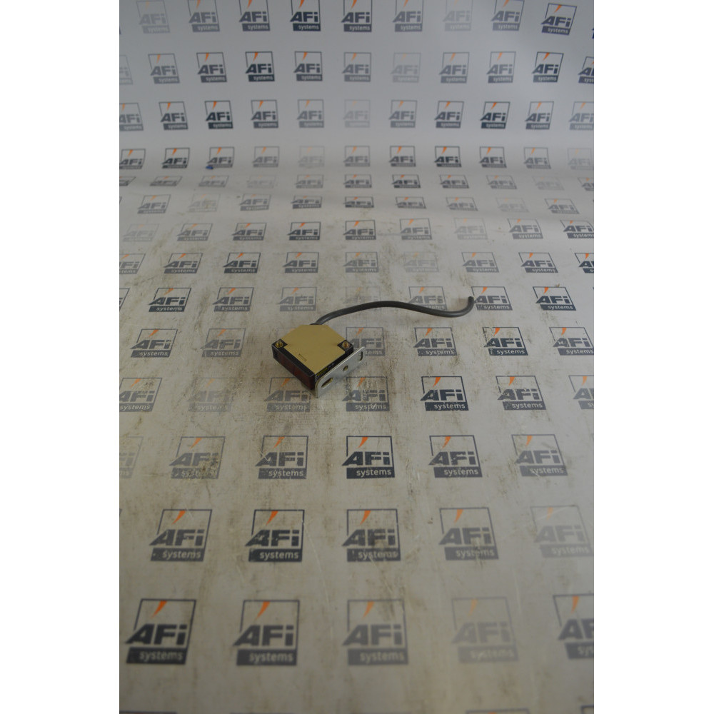 Omron E3JK-R2M1-US PHOTOELECTRIC UL/CSA MARK POL RETRO 24-240VAC